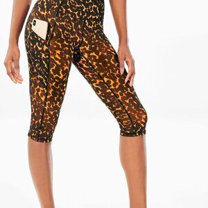FABLETICS Oasis High-Waisted Pocket Ultra Crop, Size Medium (Tortoise)